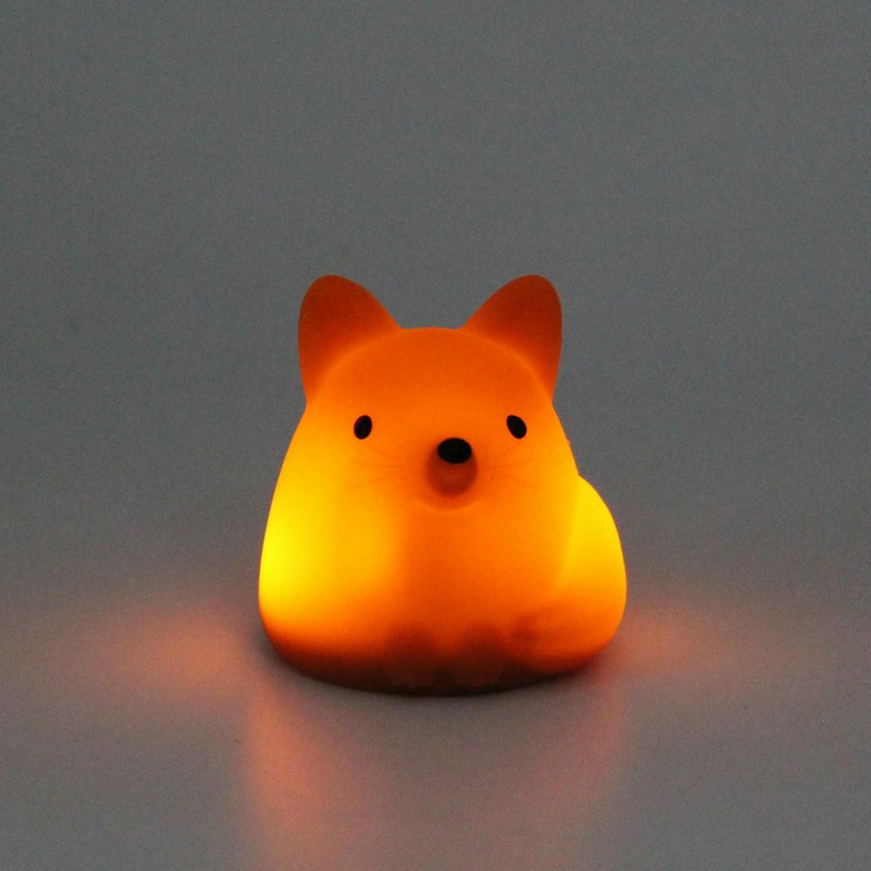 Luce notturna morbida in silicone a forma di volpe con controllo touch, luce calda e multicolor, funzione timer e batteria interna ricaricabile (cavo incluso), un'utile e originale idea regalo per la casa o per Natale